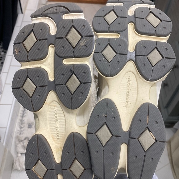 New balance shoes - Picture 3 of 3